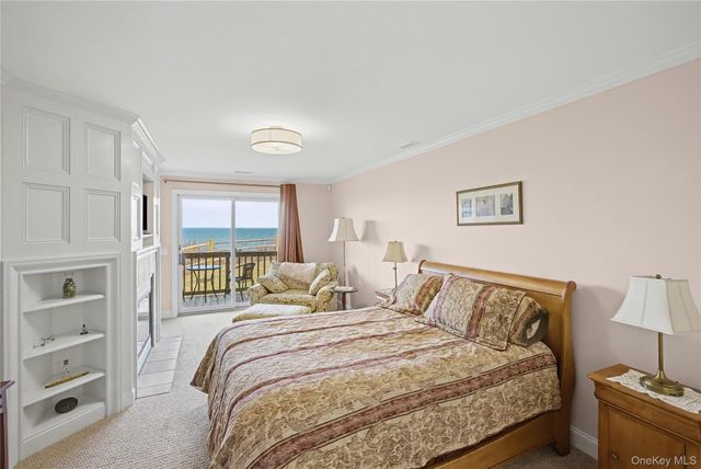 805 Bluffs Drive N, Baiting Hollow, NY 11933