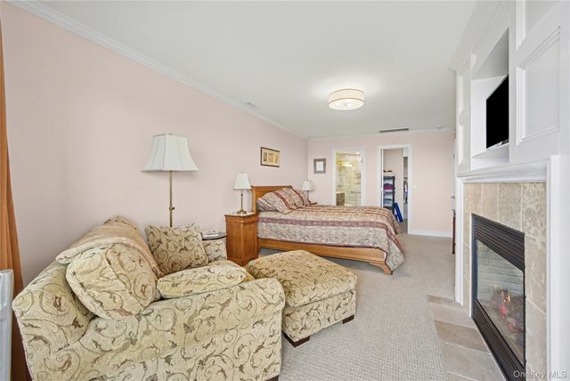 805 Bluffs Drive N, Baiting Hollow, NY 11933