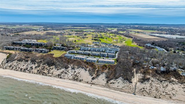 805 Bluffs Drive N, Baiting Hollow, NY 11933