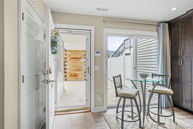 805 Bluffs Drive N, Baiting Hollow, NY 11933