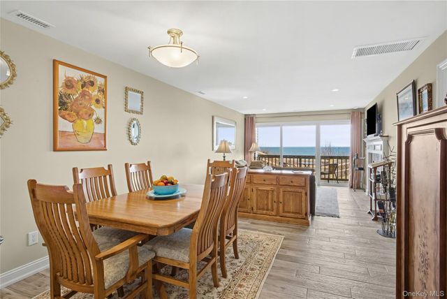 805 Bluffs Drive N, Baiting Hollow, NY 11933