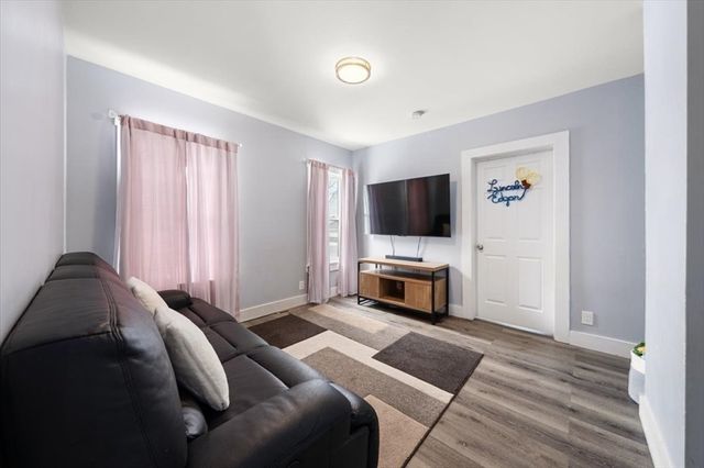 50-52 Andrews Street, Lowell, MA 01852