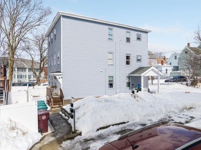 50-52 Andrews Street, Lowell, MA 01852