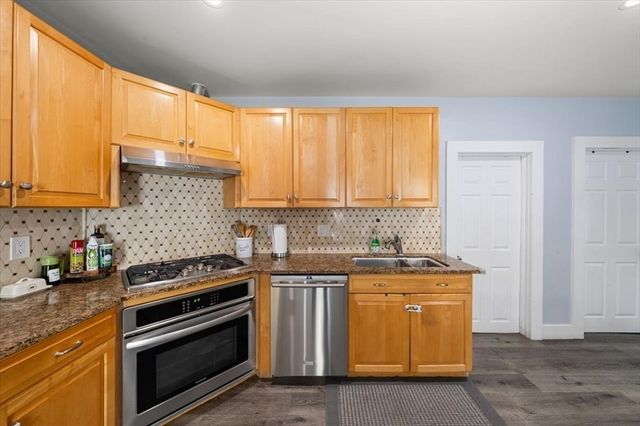 50-52 Andrews Street, Lowell, MA 01852