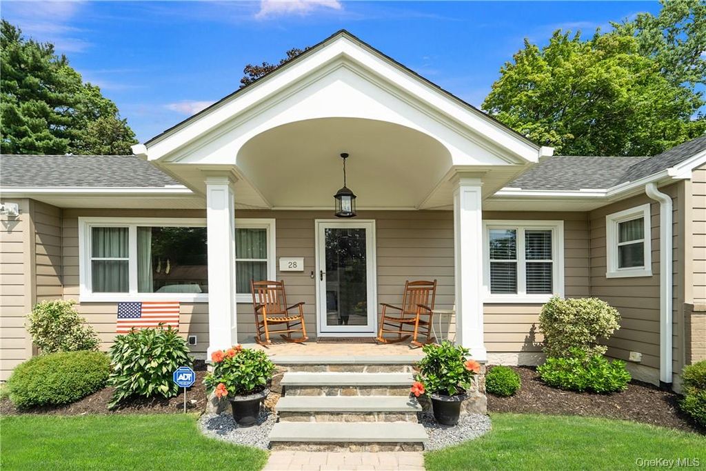 28 Top O The Ridge Drive, Scarsdale, NY 10583 — photo 2