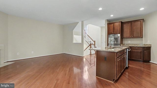 42371 TRELLIS SQ, Brambleton, VA 20148