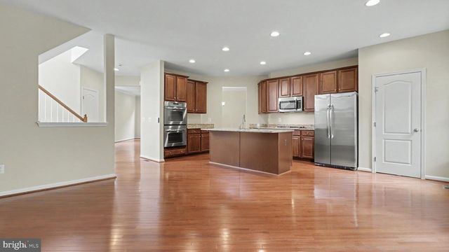 42371 TRELLIS SQ, Brambleton, VA 20148