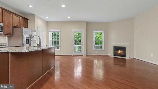 42371 TRELLIS SQ, Brambleton, VA 20148