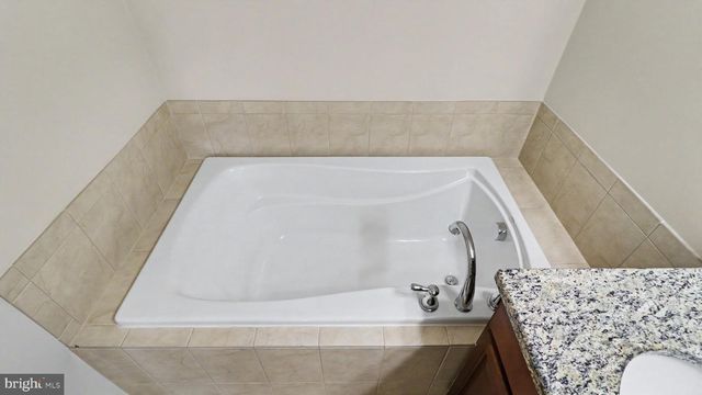 42371 TRELLIS SQ, Brambleton, VA 20148
