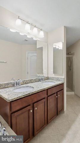 42371 TRELLIS SQ, Brambleton, VA 20148