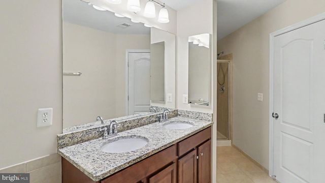 42371 TRELLIS SQ, Brambleton, VA 20148