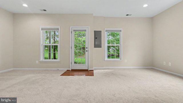 42371 TRELLIS SQ, Brambleton, VA 20148