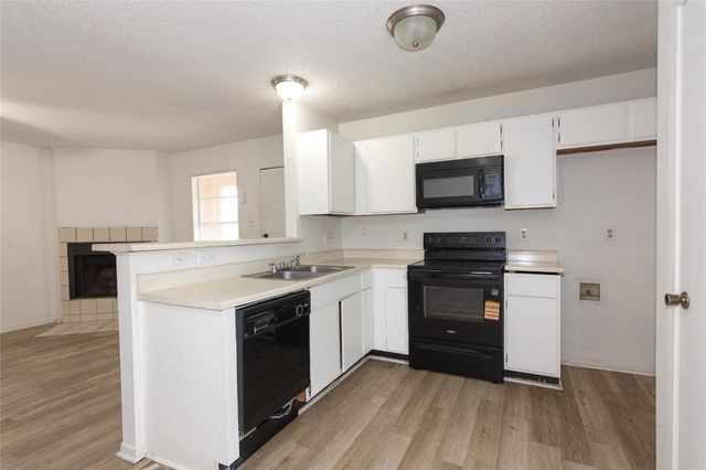 1607 ONION CREEK VILLAGE DR D, Round Rock, TX 78664