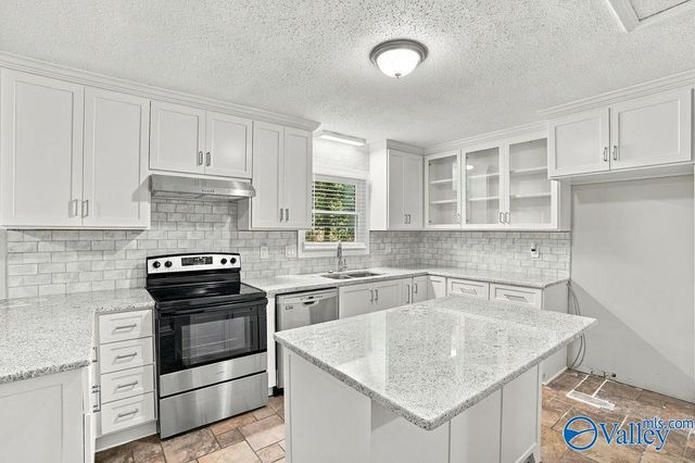 507 Greendale Drive NW, Huntsville, AL 35806