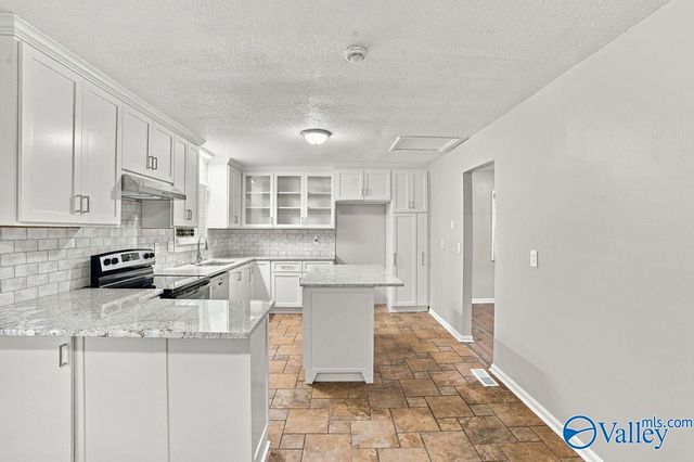 507 Greendale Drive NW, Huntsville, AL 35806