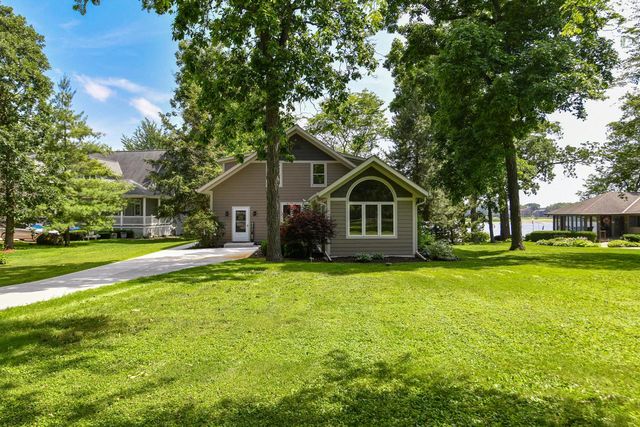 S106W20597 North Shore DRIVE, Muskego, WI 53150