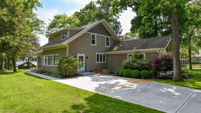 S106W20597 North Shore DRIVE, Muskego, WI 53150