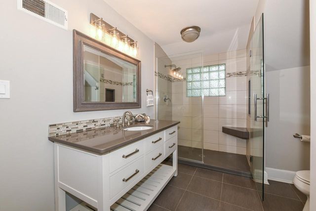 S106W20597 North Shore DRIVE, Muskego, WI 53150