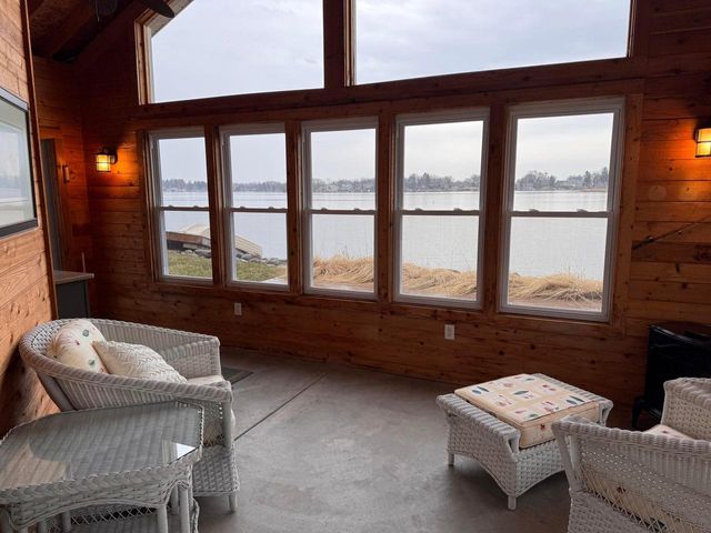 S106W20597 North Shore DRIVE, Muskego, WI 53150