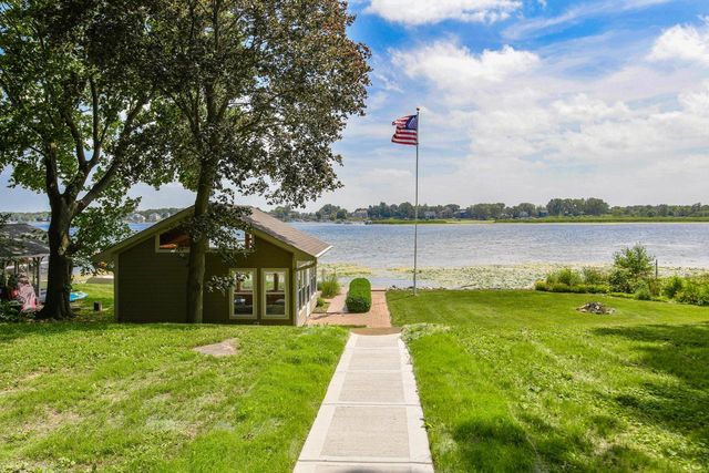 S106W20597 North Shore DRIVE, Muskego, WI 53150
