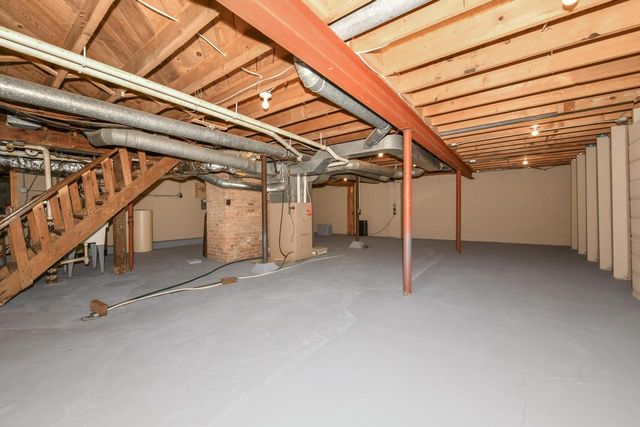 S106W20597 North Shore DRIVE, Muskego, WI 53150
