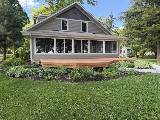 S106W20597 North Shore DRIVE, Muskego, WI 53150