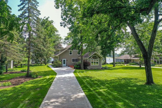 S106W20597 North Shore DRIVE, Muskego, WI 53150