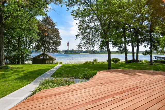S106W20597 North Shore DRIVE, Muskego, WI 53150