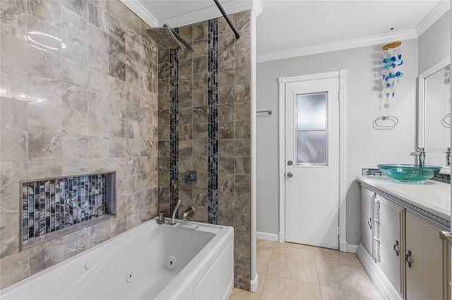 6904 PENNSYLVANIA AVENUE, Sarasota, FL 34243