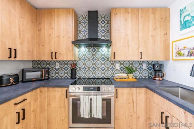 725 Pennsylvania Ave 731, San Diego, CA 92103