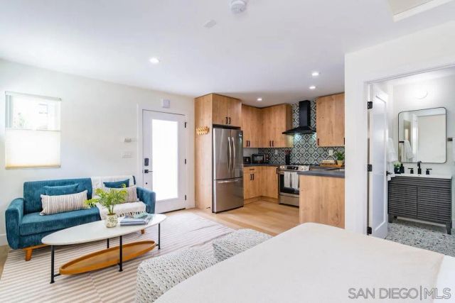 725 Pennsylvania Ave 731, San Diego, CA 92103