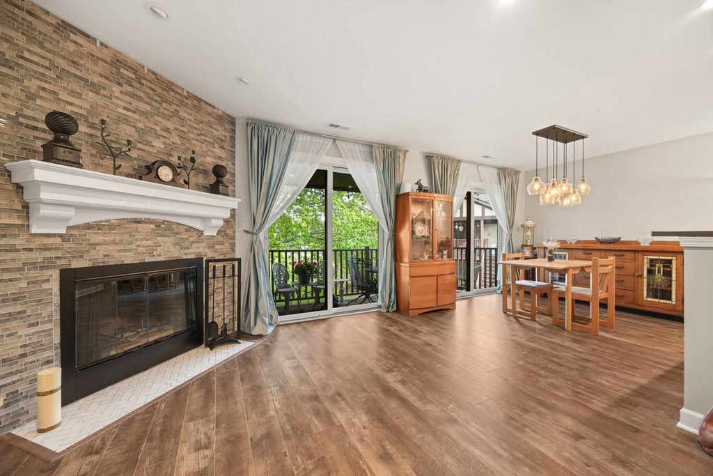 423 Ramblewood Drive D, Glen Ellyn, IL 60137 — photo 2