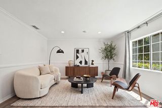 7048 Zelzah Avenue, Los Angeles, CA 91335