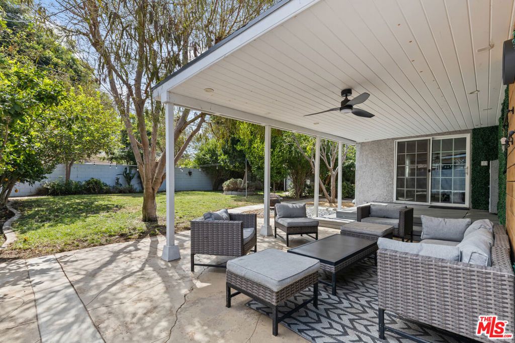 7048 Zelzah Avenue, Los Angeles, CA 91335 — photo 2