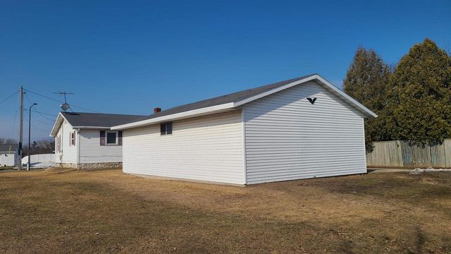 2427 MEMORIAL DRIVE, Green Bay, WI 54303