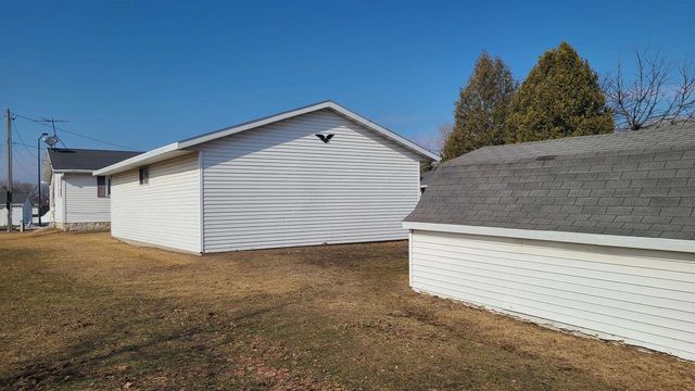 2427 MEMORIAL DRIVE, Green Bay, WI 54303