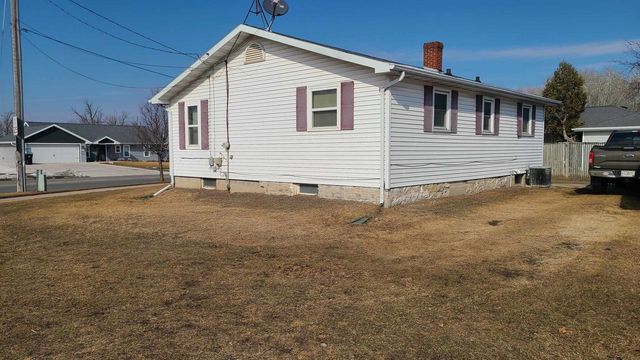 2427 MEMORIAL DRIVE, Green Bay, WI 54303