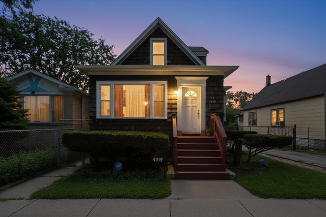 4819 W Race Avenue, Chicago, IL 60644