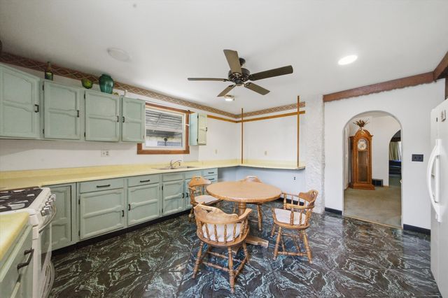 4819 W Race Avenue, Chicago, IL 60644