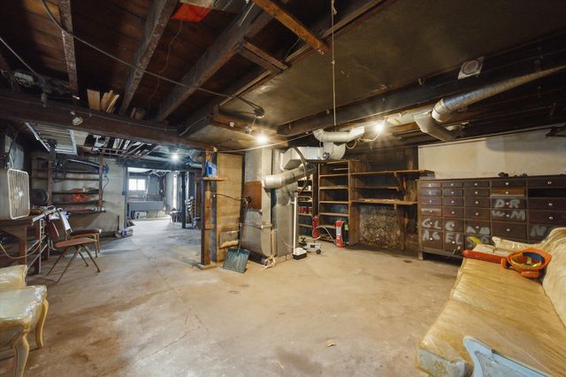 4819 W Race Avenue, Chicago, IL 60644