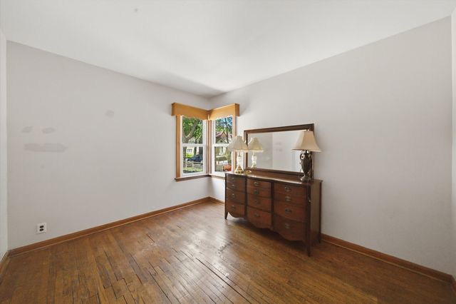 4819 W Race Avenue, Chicago, IL 60644