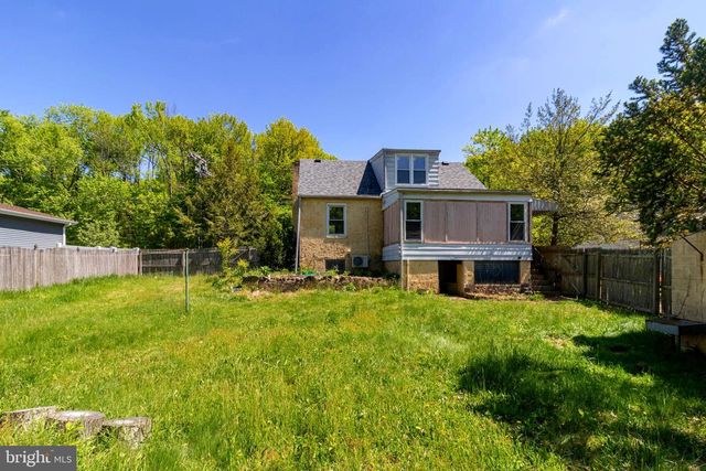 11 MOUNT LAUREL RD, Mount Laurel, NJ 08054