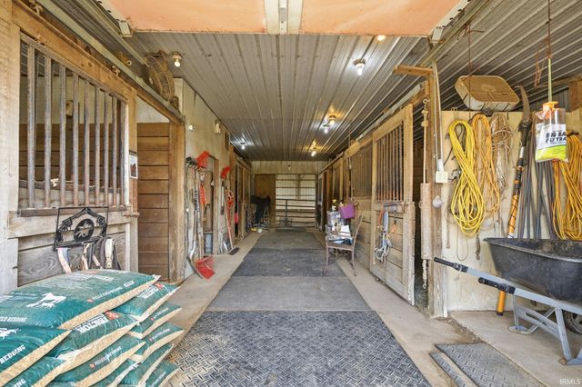 5915 E 350 Road, Franklin, IN 46131