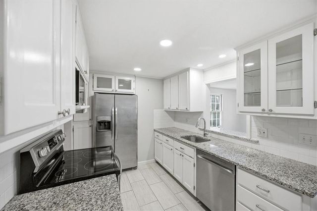 7748 Briar Drive, Prairie Village, KS 66208