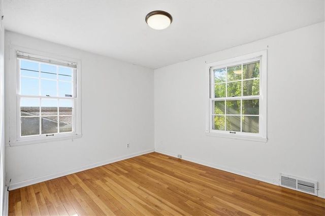 7748 Briar Drive, Prairie Village, KS 66208