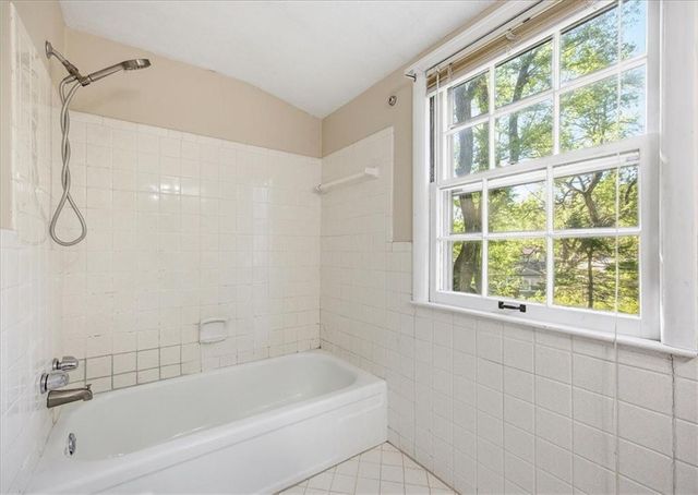 7748 Briar Drive, Prairie Village, KS 66208