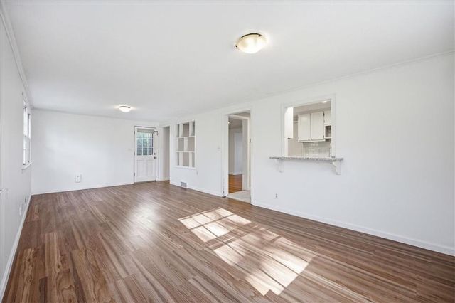 7748 Briar Drive, Prairie Village, KS 66208