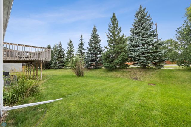 2239 35th Street Circle S, Moorhead, MN 56560