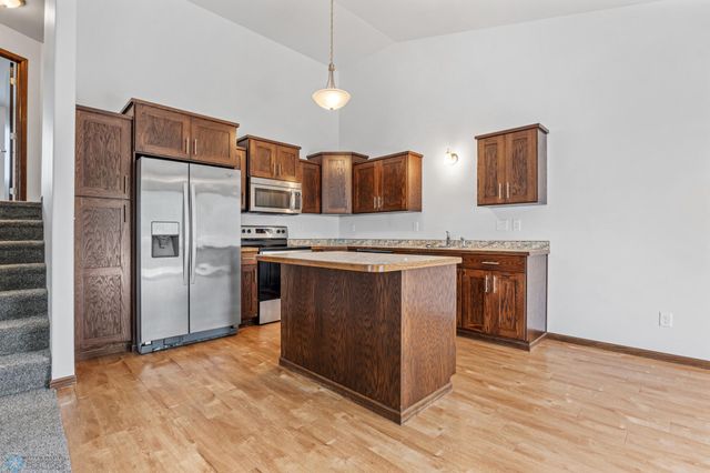 2239 35th Street Circle S, Moorhead, MN 56560