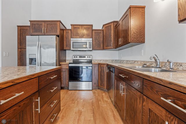 2239 35th Street Circle S, Moorhead, MN 56560